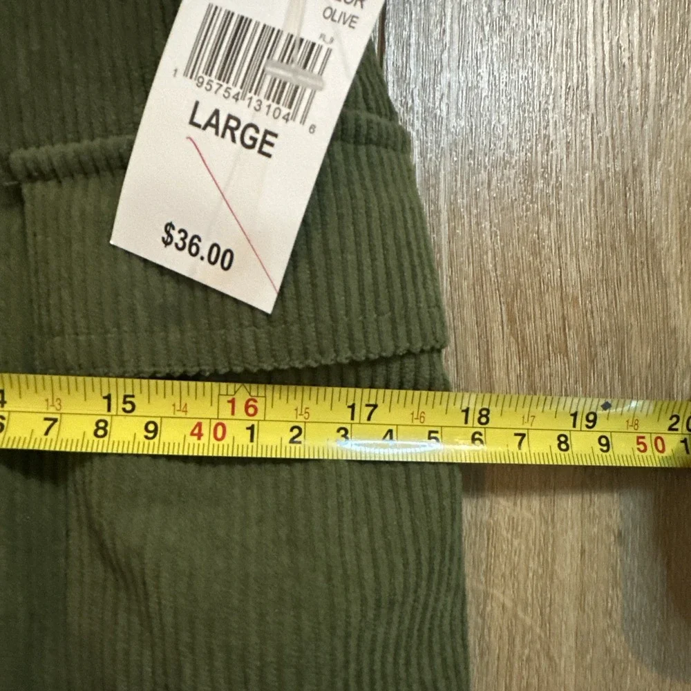 Love‎ Tree Junior's Corduroy Belted Mini Skirt Green Size Large NEW